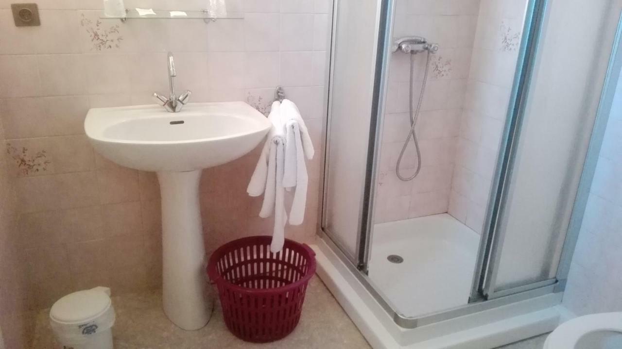 Le Barry Hotell Villefranche-dʼAlbigeois Eksteriør bilde